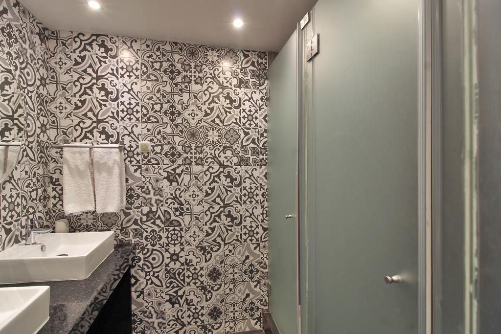 Stay Inn Lisbon Hostel Room photo